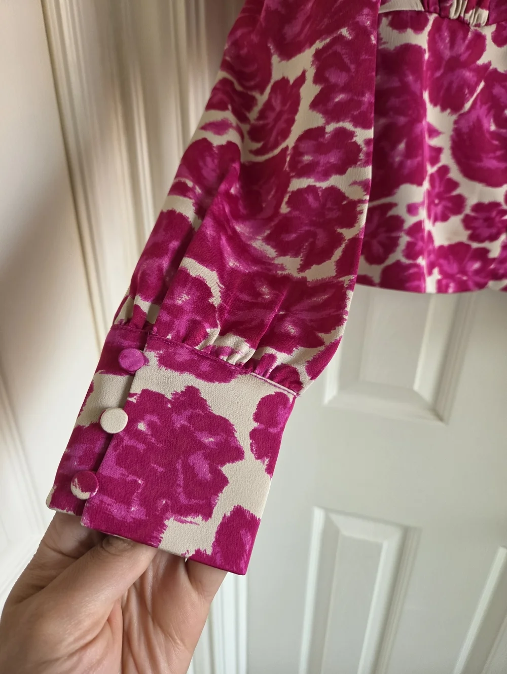 J.Crew‎ Pink Floral Satin V-Neck Blouse Magenta Shaded Rose Button Front Size 12